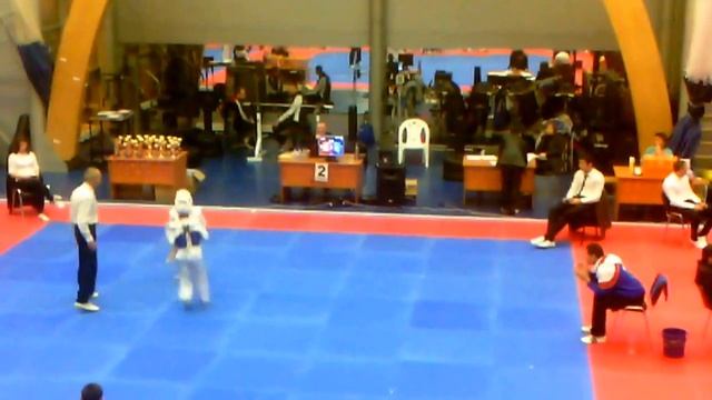 Taekwondo children sparring Age 7- 8 . 1st fight & tournament Тхэквондо дети 7-8 лет смотреть онлайн