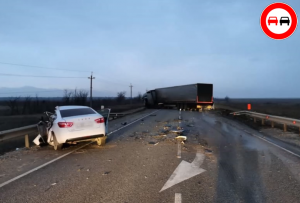 Жесткие аварии и ДТП на дорогах мира. Неудержимые торопыги.