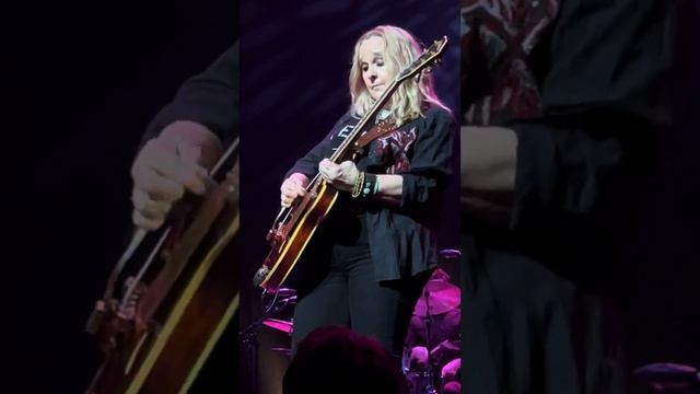 Melissa Etheridge guitar solo 🔥🔥🔥🎸 “Don’t You Need” смотреть онлайн