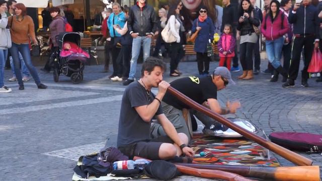 Прага, музыканты на площади смотреть онлайн