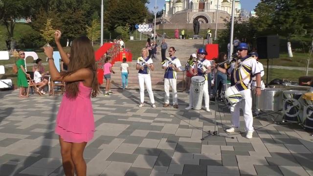 Бразильский танец на ВолгаФест в Самаре смотреть онлайн