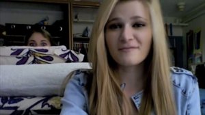 Девушка читает fast flow из Eminem - Rap God