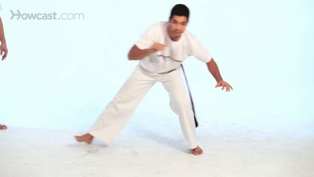 How to Do the Queda de Rins | Capoeira смотреть онлайн