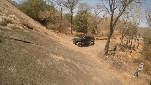 Moegatle - Koos se Klim - Jeep смотреть онлайн