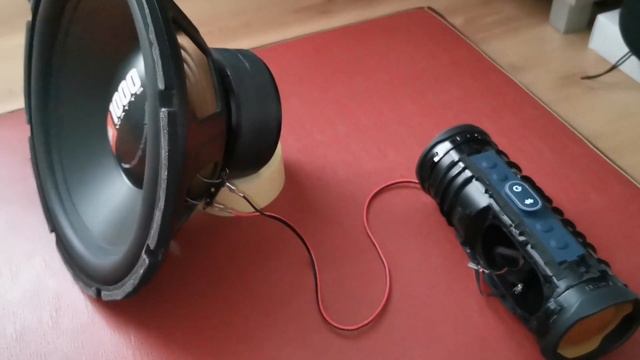 JBL Charge4 Powering 1000w JBL Car Subwoofer!? смотреть онлайн