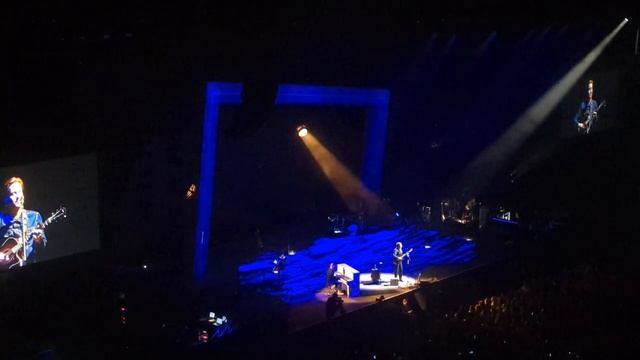 Mercedes-Benz Arena Berlin, George Ezra "Hold My Girl" смотреть онлайн