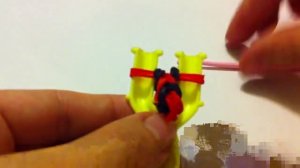 Самый простой браслет на станке - рогатке из цветных резинок Rainbow Loom. Рыбий хвост.