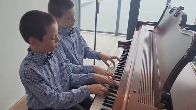 Gerard and Guglielmo: Ukrainian Anthem (arrangement by Irina Mints) 🇺🇦 смотреть онлайн