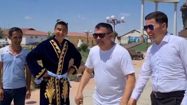 Anvar Matmuratov va Nurik Studio #kulgilandiya 2021 #BTV OBUNA BO'LING IJODIMIZNI #KLASS BOSING смотреть онлайн