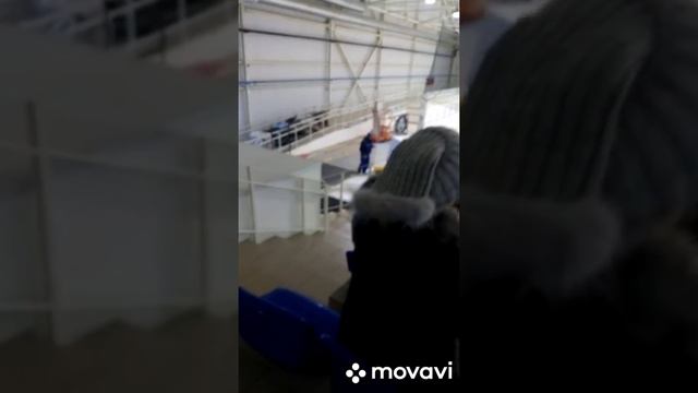 Пошли с друзьями на хоккей смотреть онлайн