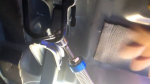 Хендай Солярис , доп. пружина для багажной двери.