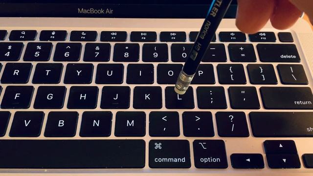 Wonky L on MacBook Air keyboard смотреть онлайн