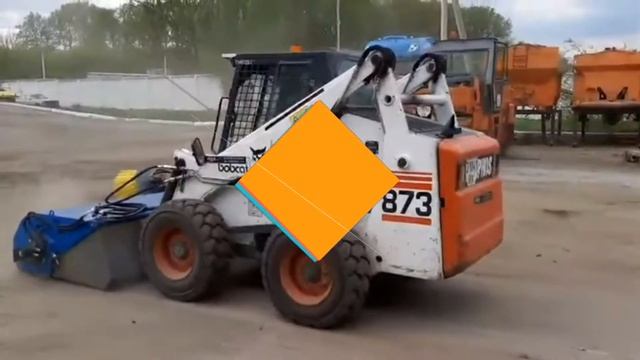 Щетка с бункером на мини-погрузчик (Bobcat, Case, АНТ , МКСМ) смотреть онлайн