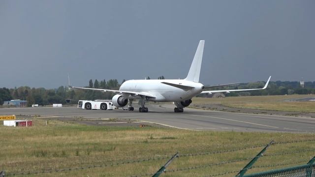 (4K) Afternoon Plane spotting at Liège airport - MD-11, 747, 757 and 777! смотреть онлайн