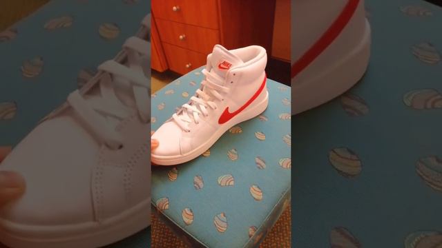 Unboxing Nike Court Royale 2 Mid University Red Sneakers смотреть онлайн