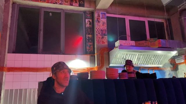 Суп из Наруто! Первый раз в жизни пробую мидии! Рамен из морепродуктов! смотреть онлайн