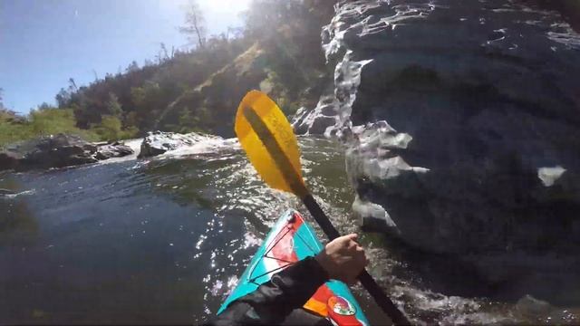 Creeking in my Dagger Katana 10.4 : Clear Creek Redding CA. смотреть онлайн