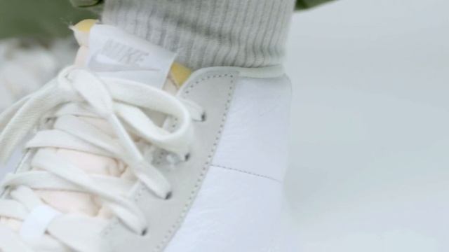 NIKE BLAZER MID '77 VINTAGE "SAIL" смотреть онлайн