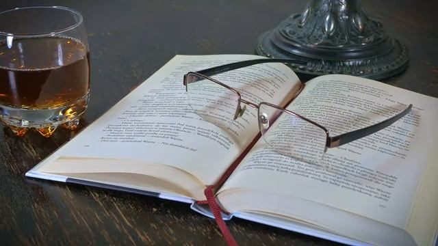 Какая книга лучше, электронная или обычная? смотреть онлайн