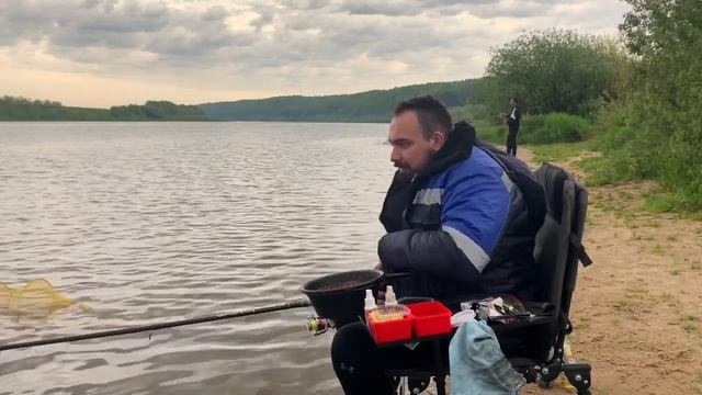 Река Ока. Рыбалка на Фидер в мае 2020. Уха из жереха смотреть онлайн