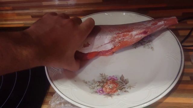 Выбираем горбушу с икрой. Готовим горячим копчением, заготовки под засол горбуши. Рыбалка в магазин смотреть онлайн