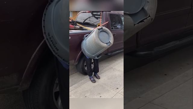 Karen Attacks Landscaper Over Hedge Trimmings  #karen #karens