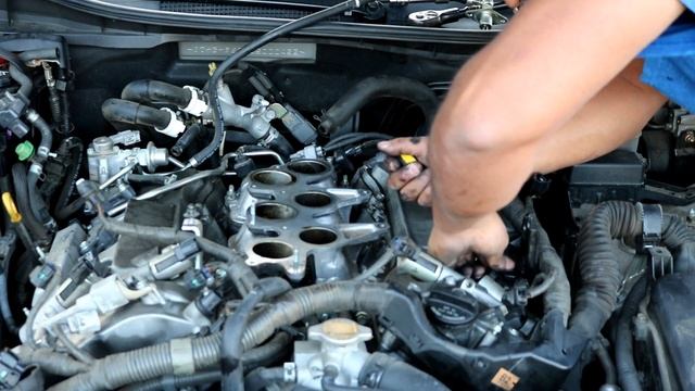 Lexus GS300, GS350, IS350, IS250 Valve Cover Gasket Replacement смотреть онлайн
