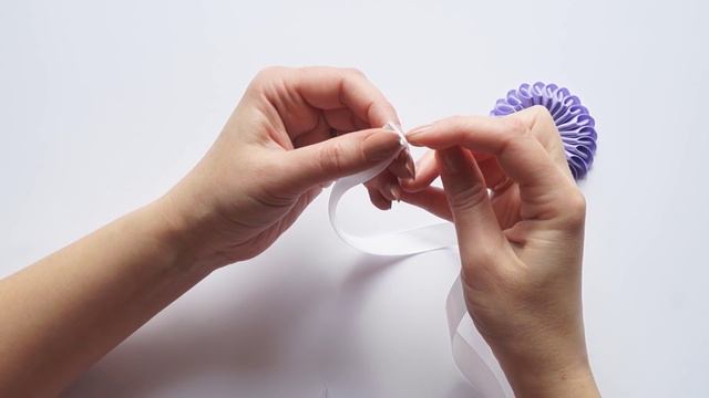 Двойная зефирка Канзаши Мастер-класс / Kanzashi Flower Tutorial, DIY смотреть онлайн