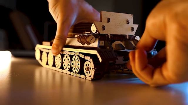 ТАНК Т-34-85 (EWA) - механический деревянный конструктор, 3D пазл, сборная модель смотреть онлайн