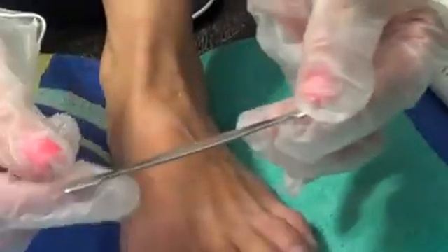 Видео урок   классический педикюр в домашних условиях⁄Classic Pedicure At Home   YouTube