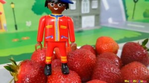 Мультики про машинки. Петрович спасает Лего город - Делаем фруктовое мороженое. Видео с игрушками