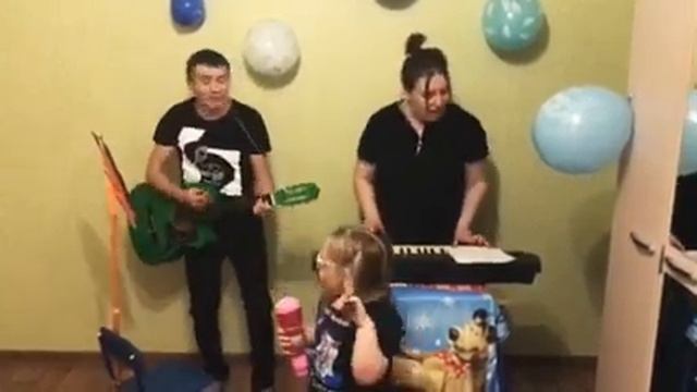 Песня про семью. Софья и её родители! Детский сад √85 ,корпус 2, г.Тюмень смотреть онлайн