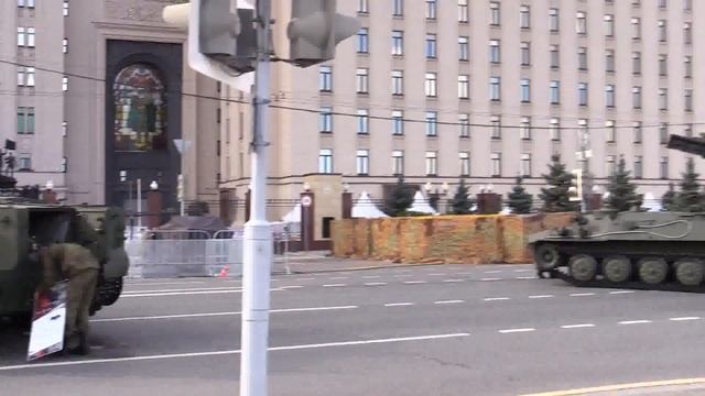 Военная техника на фестивале "Армия России" Фрунзенская набережная смотреть онлайн