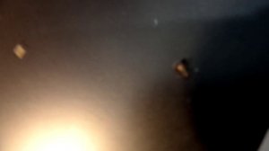 Как выкрутить сорванный шуруп из ноутбука/ Сверлим Samsung 900x