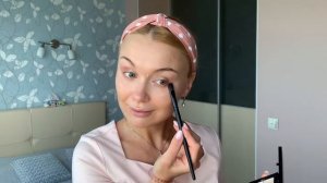 Дневной нюдовый макияж. Пошаговая инструкция