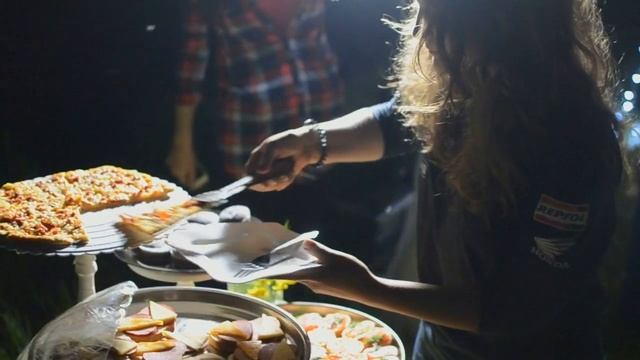 Девичник на природе. Романтика. Эмоции. Друзья... смотреть онлайн