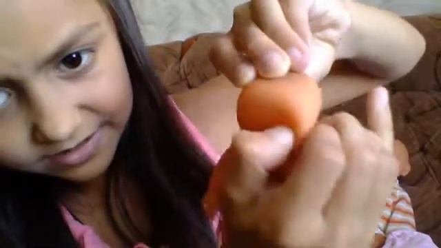 кормим , переодеваем , даём играть Бэлла смотреть онлайн