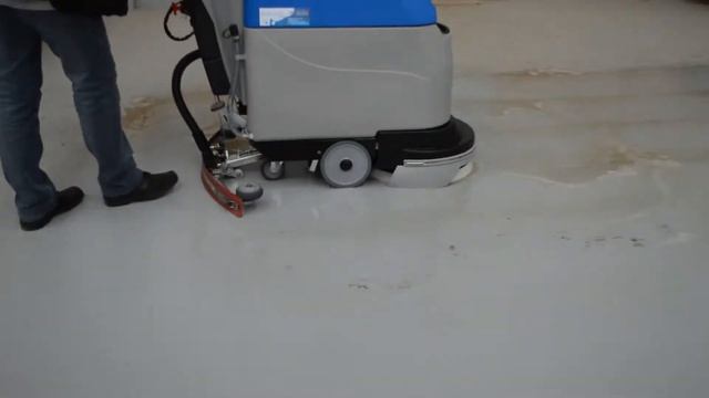 Уборка пола на Камвольном комбинате поломоечной машиной Fiorentini Giampy 20B смотреть онлайн