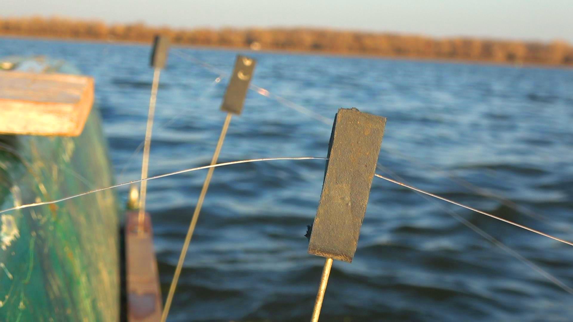 ПО СТАРИНКЕ НА ЛЕСЕНКУ. ЛЕЩ КЛЮЕТ, ЛЕСКУ ВЕДЕТ. Рыбалка на Волге. На закидушки с лодки. смотреть онлайн