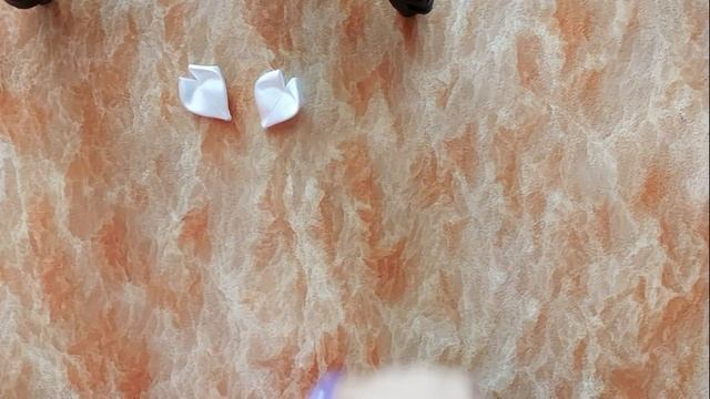 Бантики- нежные розочки для принцесс. Как сделать красивые бантики из атласной ленты . МК. КАНЗАШИ. смотреть онлайн