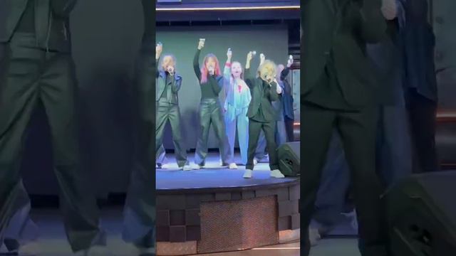 Поздравили наших мамочек с 8 марта ! Академия «Утренняя Звезда» Старшая группа смотреть онлайн