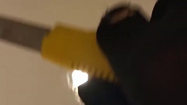 Как правильно заменить лампу в натяжном потолке. смотреть онлайн