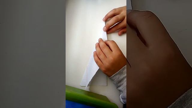 Как сделать бумажный самолётик. Очень просто летает супер. смотреть онлайн