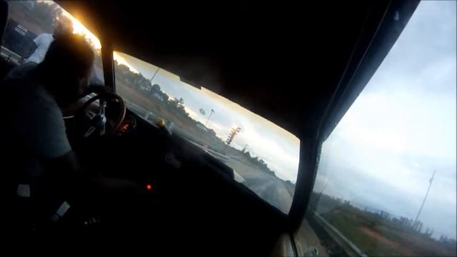 Sucker Free Racing смотреть онлайн
