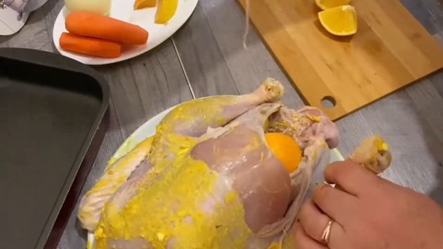 Очень вкусная запечённая в духовке индейка. смотреть онлайн