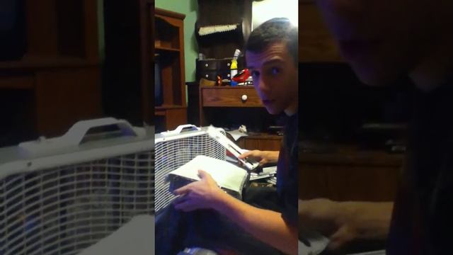 Jackass-Fixing the xbox360 смотреть онлайн