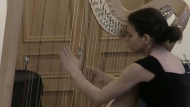 Играет - Эльвира Алмамедова ( арфа ) смотреть онлайн