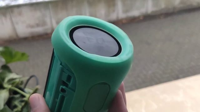 JBL Flip 3 TEAL Bass Test @ 100 Volume смотреть онлайн