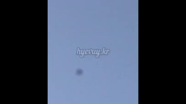 Тихо Герань в Украину летит звуком мопеда за облаками. смотреть онлайн