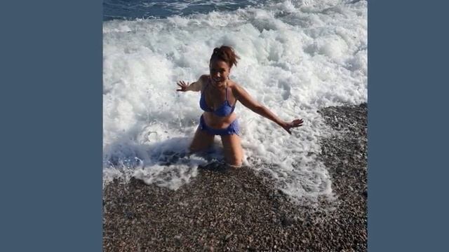 Отменившая свадьбу Азиза показала фото в купальнике смотреть онлайн
